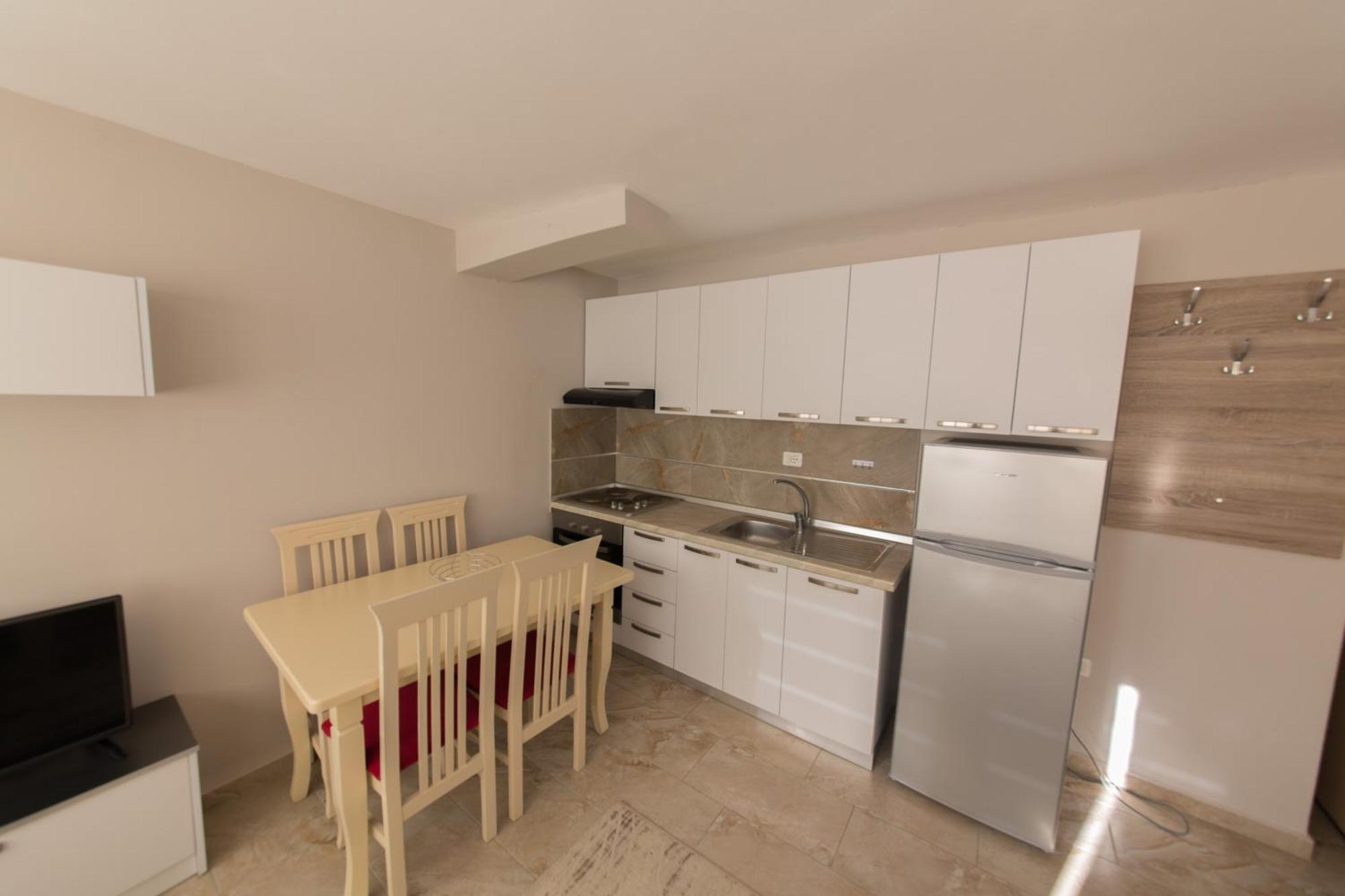 Apartments Qerret Golem  Habitación foto